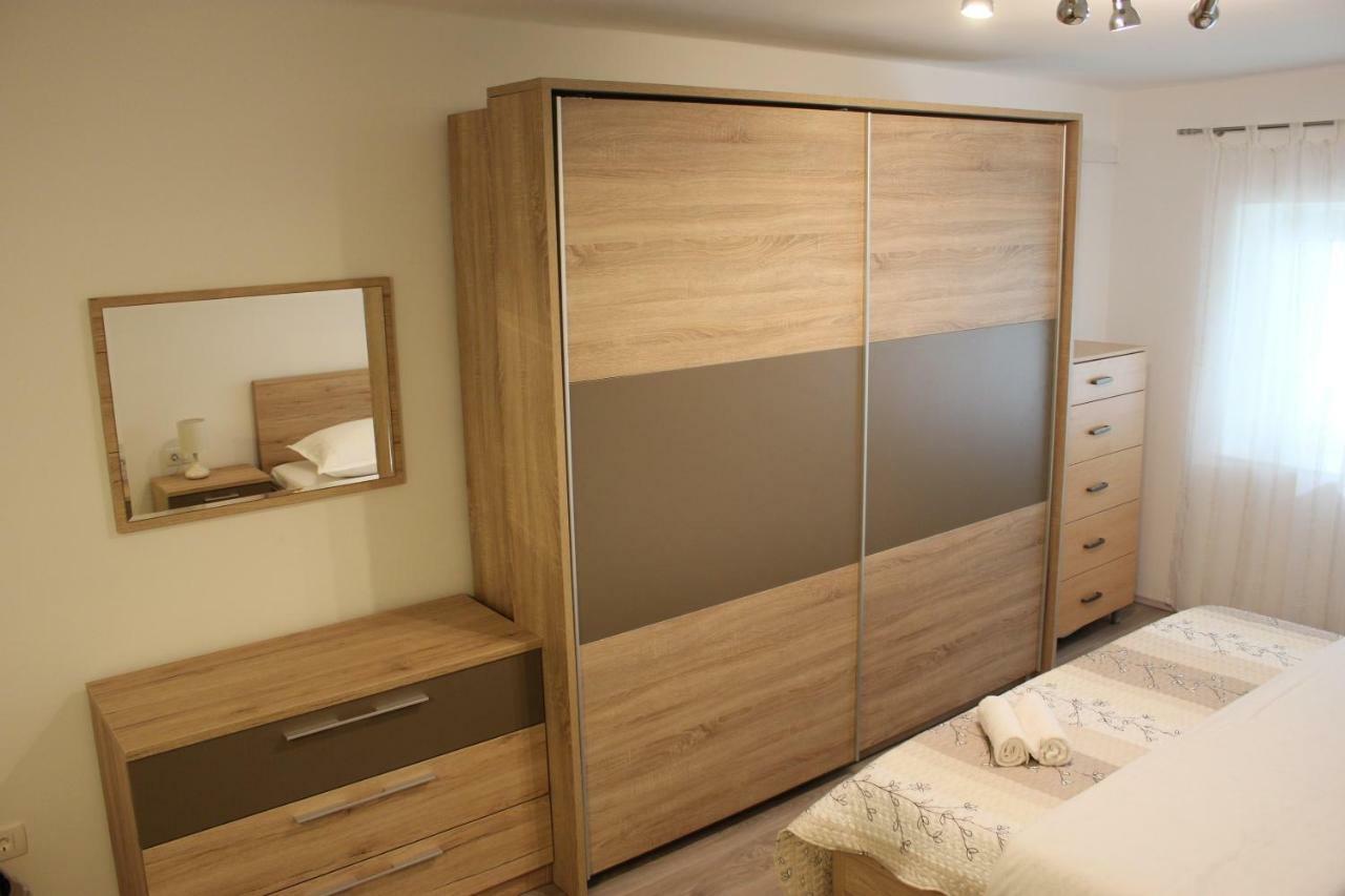 Apartman Tafra Omiš Eksteriør billede
